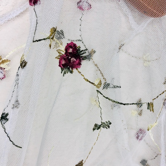 NWT ‘Maya’ Embroidered Top - Picture 5 of 8